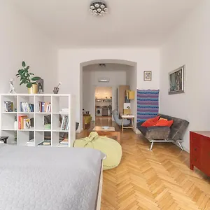 Bright & Spacious Loft With Basilica View Budapest