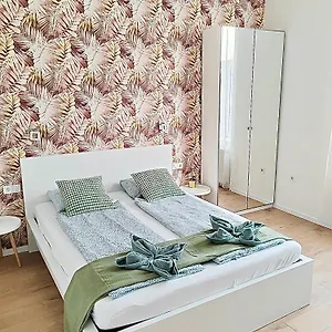 R374 #freeparking Apartament