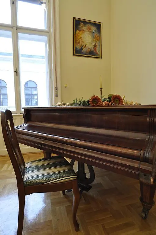 Charming Art Deco Flat Apartment Budapest