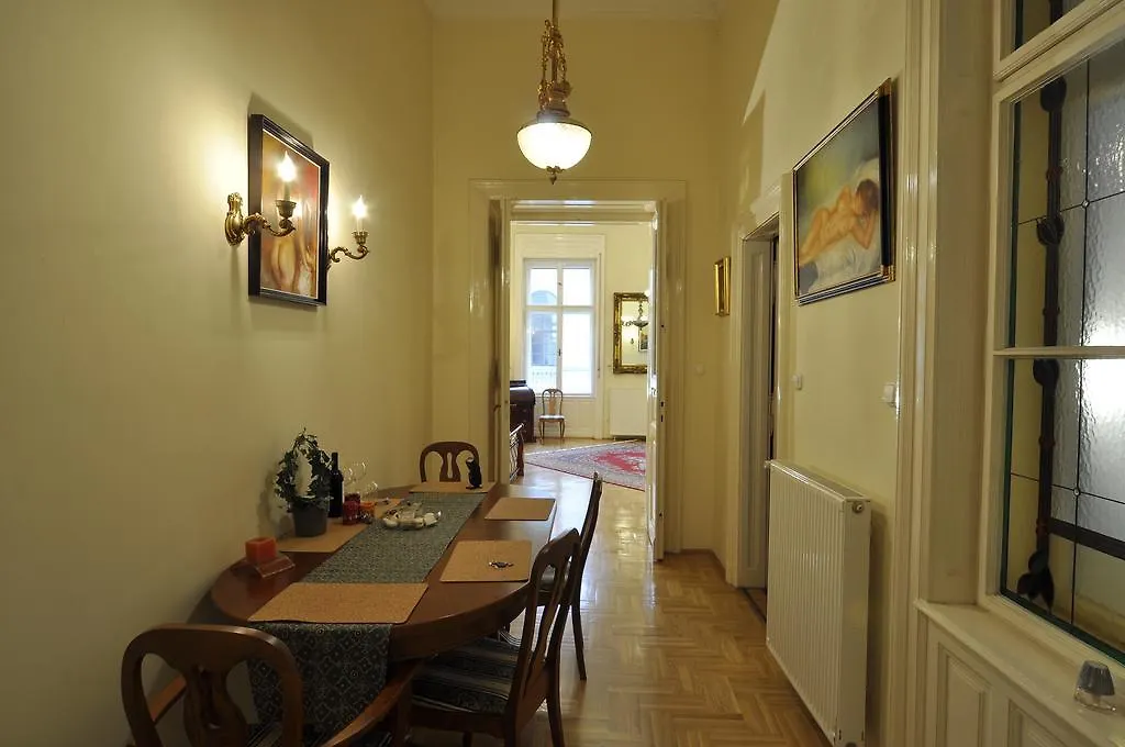 Charming Art Deco Flat Apartment Budapest